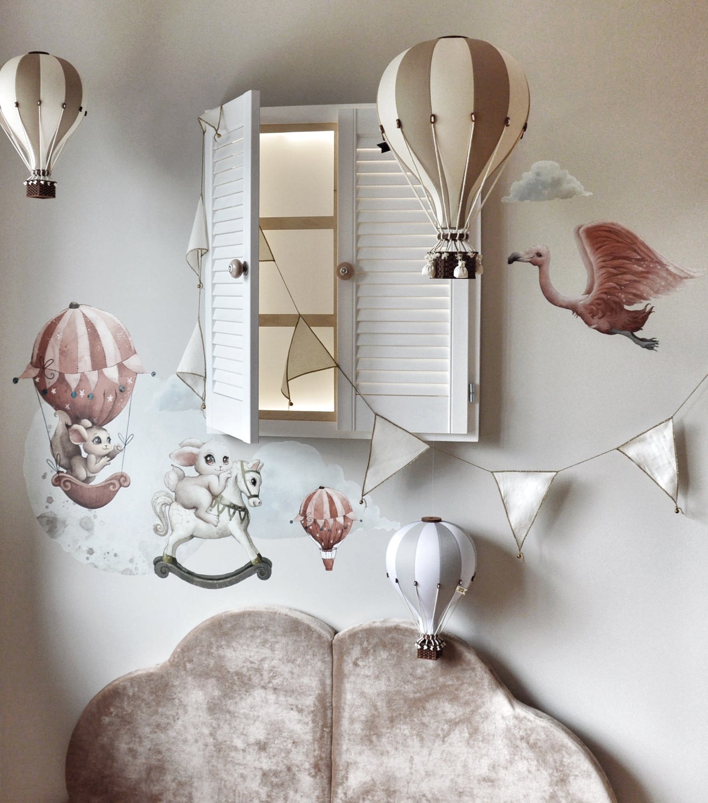 neutral baby nursery decor