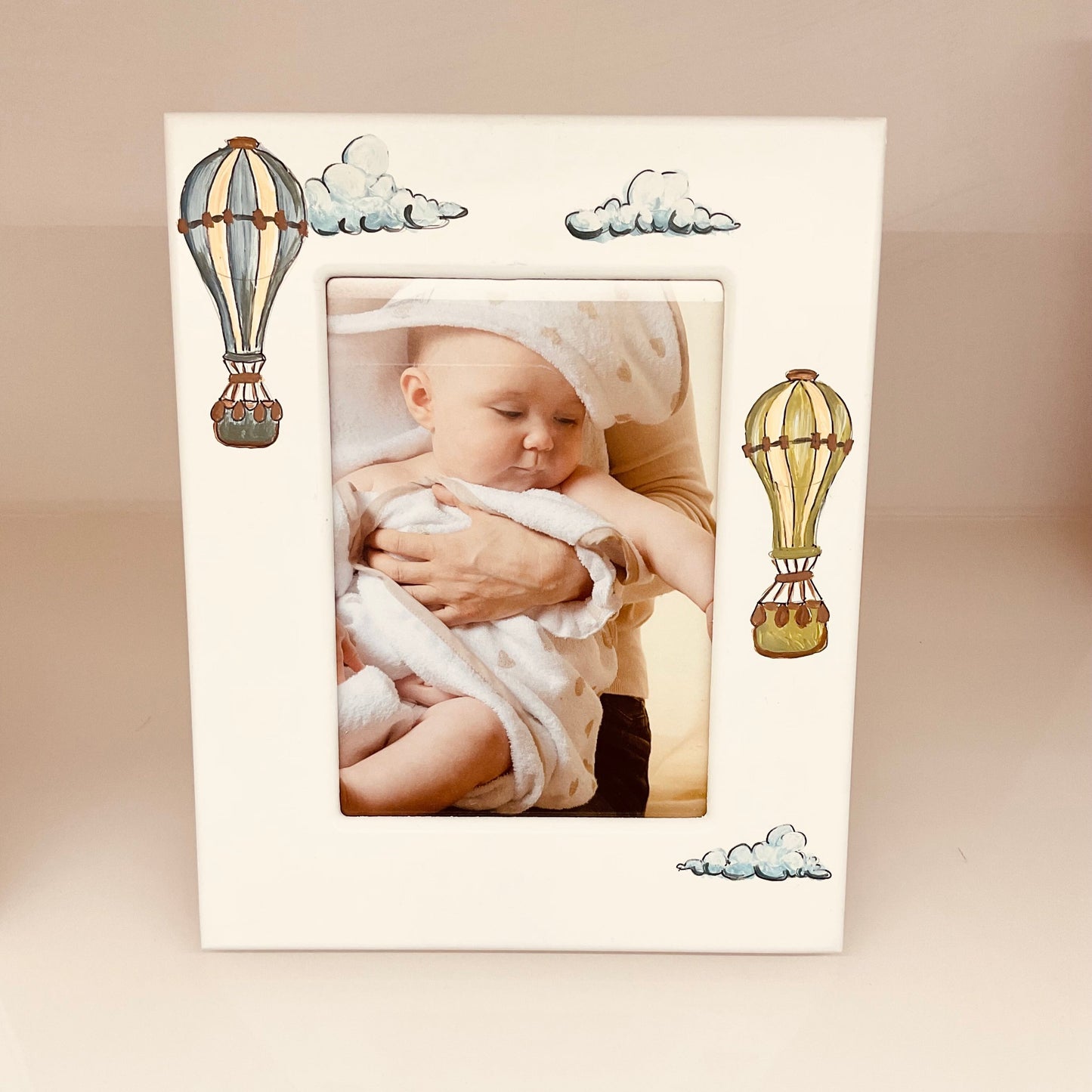 picture-frame-with-hot-air-balloon-print