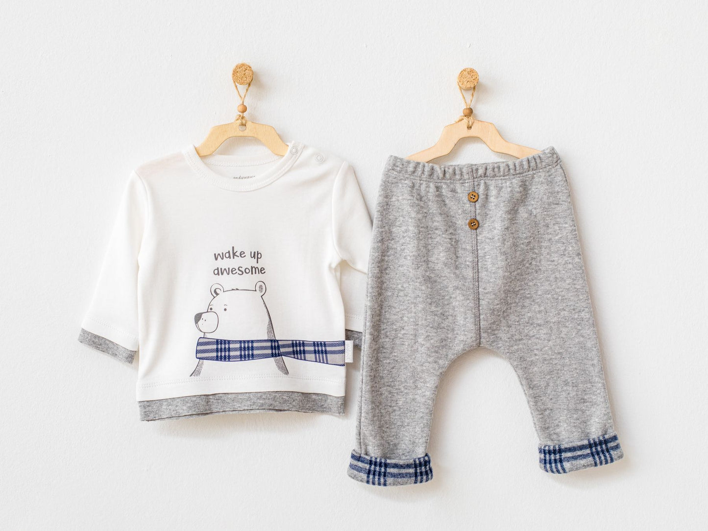 'Wake Up Awesome' 2-Piece Baby Lounge Outfit