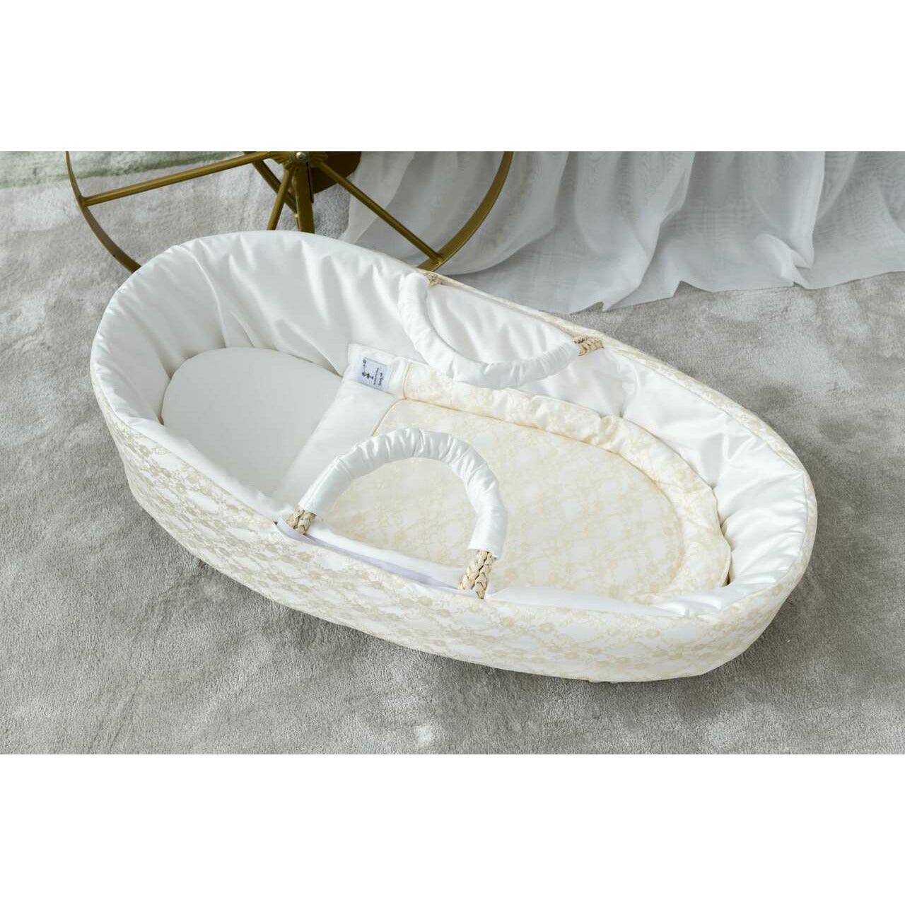 neutral moses basket for babies