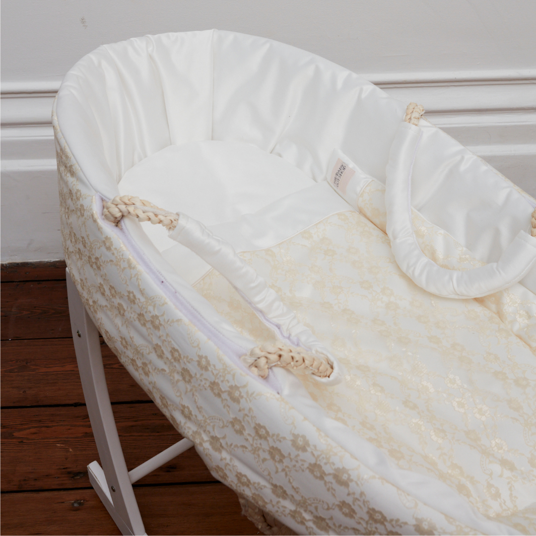 co-gender moses basket up-close