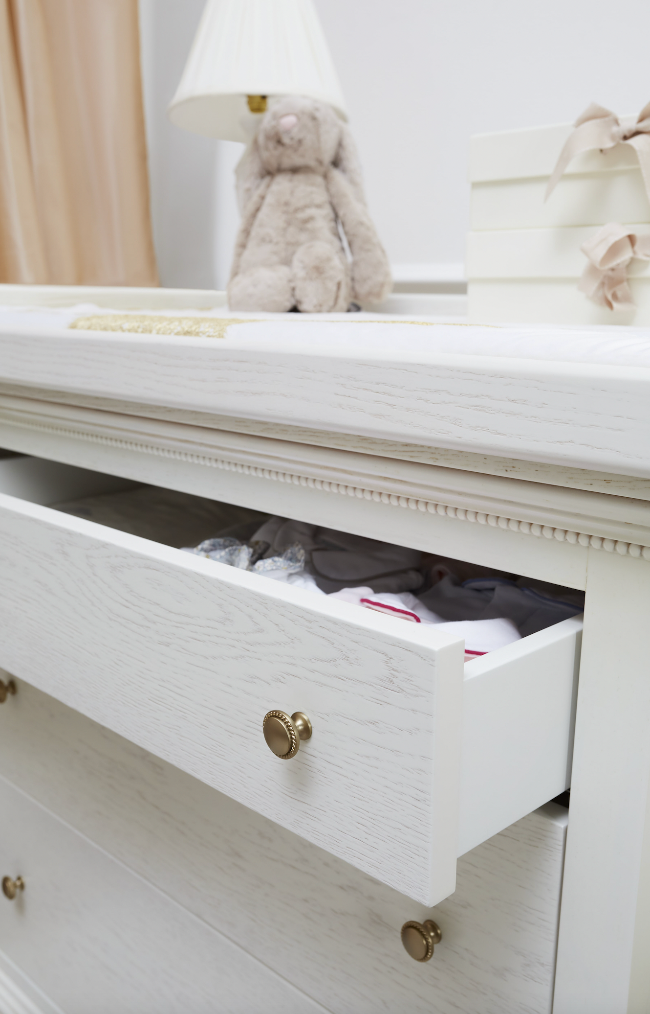 detailing on luxury balmoral changing table